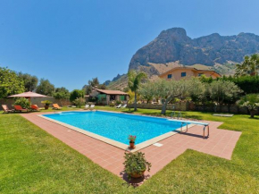 Lovely Villa with Swimming Pool in Cinisi